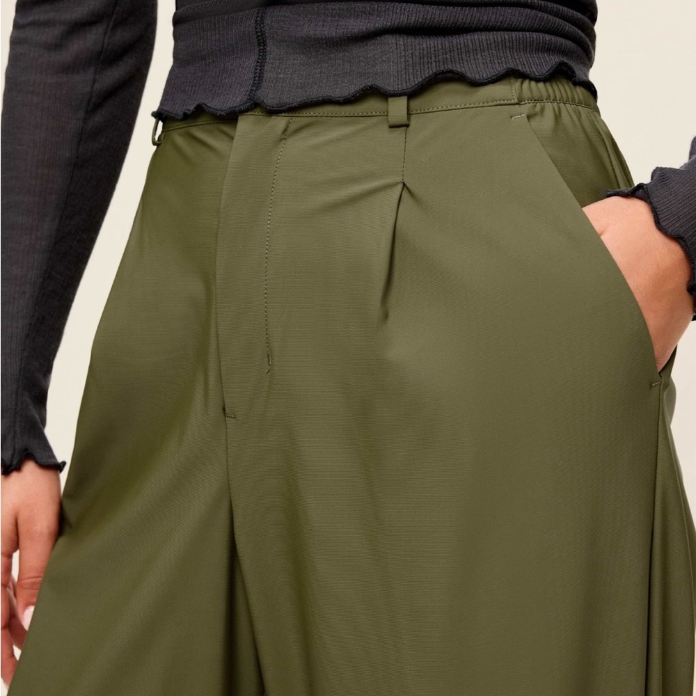 Old Navy Olive Green Pleated Sleek Tech Pants